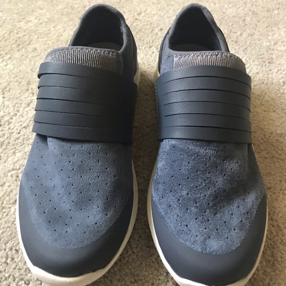 dr scholl's foxy slip on sneaker